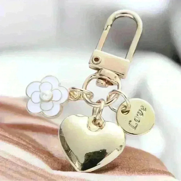 Heart Key Ring or Bag Charm - Great for wallet crossbody. - Picture 1 of 1